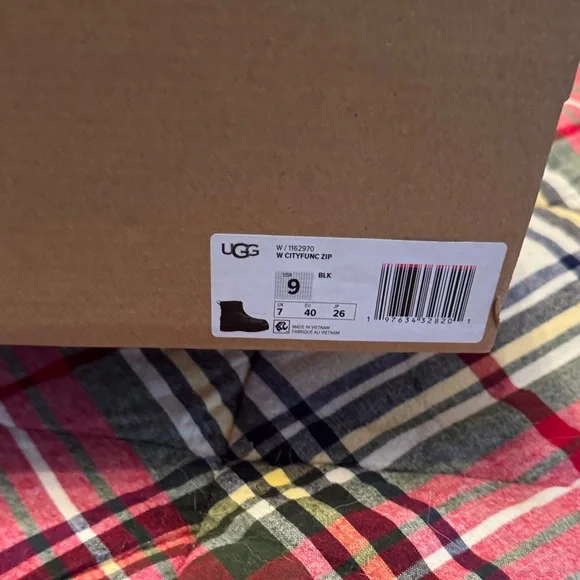 Ugg women’s boots - Picture 4 of 4